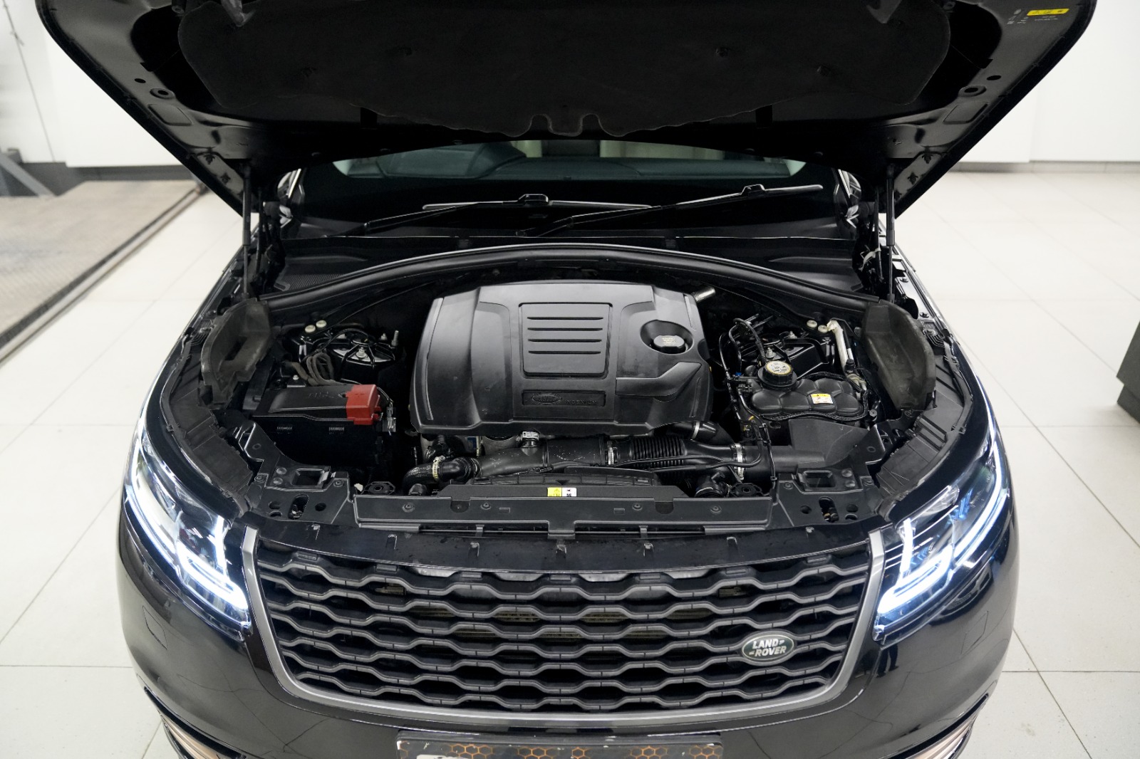 Used Land Rover Range Rover Velar P250 R-Dynamic SE Cars in Lucknow ...