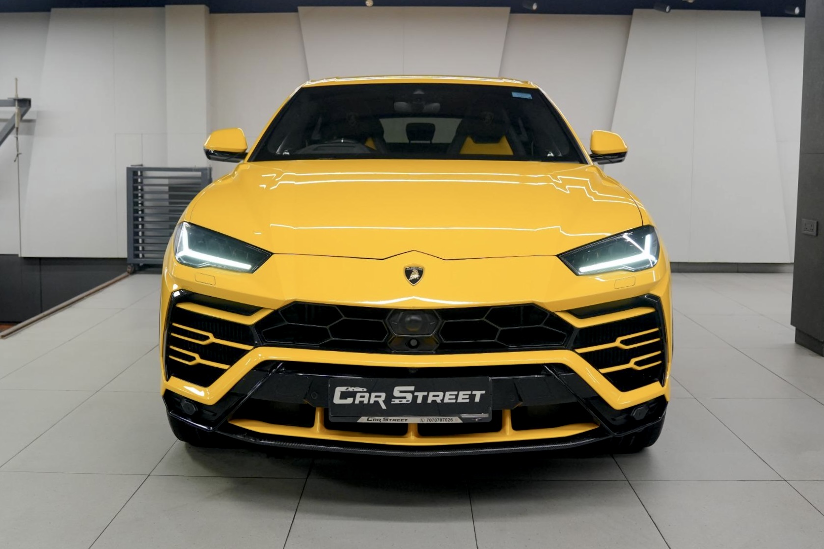Lamborghini Urus V8